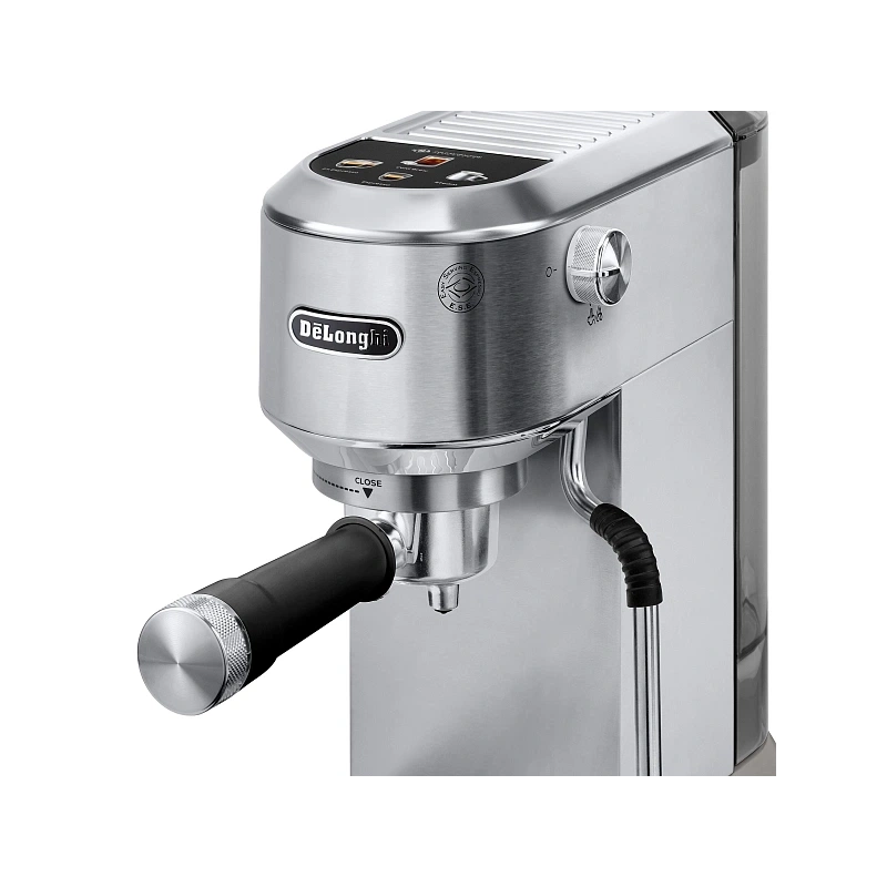 Рожковая кофеварка DeLonghi EC890.M Кувшин для молока; тэмпер; фильтр; холдер; игла для очистки паровой палочки; мерная ложечка; инструкция