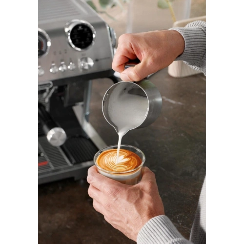 Рожковая кофеварка DeLonghi EC9885.M