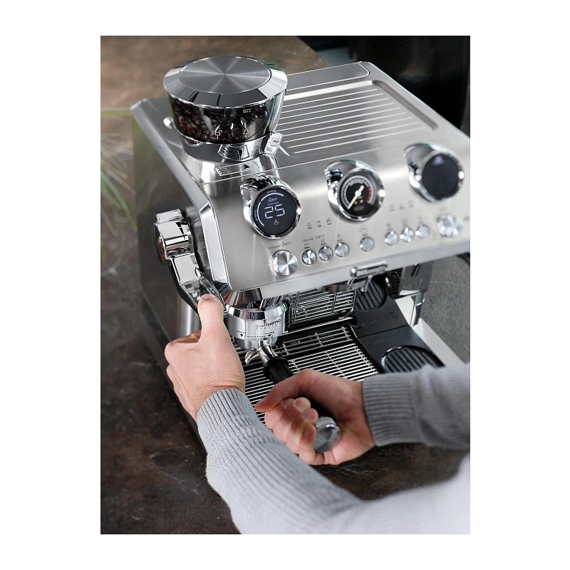 Рожковая кофеварка DeLonghi EC9885.M