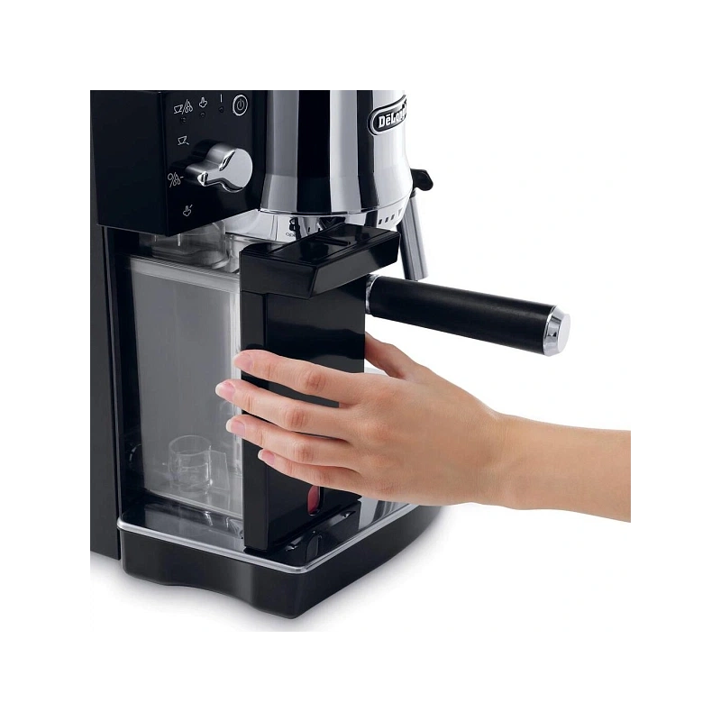 Рожковая кофеварка DeLonghi EC820.B