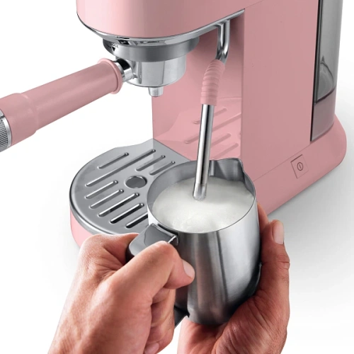 Рожковая кофеварка DeLonghi EC890.PK Кувшин для молока; тэмпер; фильтр; холдер; игла для очистки паровой палочки; мерная ложечка; инструкция