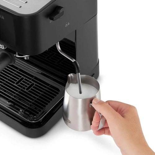 Рожковая кофеварка DeLonghi EC230.BK