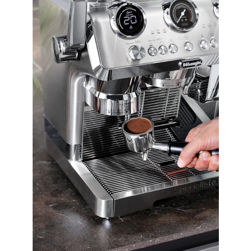 Рожковая кофеварка DeLonghi EC9885.M
