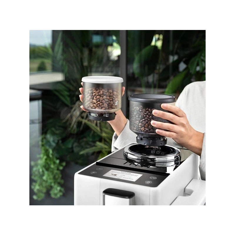 Кофемашина DeLonghi EXAM440.55.W Сменный контейнер для зёрен (2шт.); мерная ложка; полоска для определения жёсткости воды
