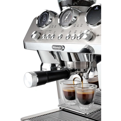 Рожковая кофеварка DeLonghi EC9885.M Кувшин для приготовления латте-крема (питчер+насадка для вспенивания молока LatteCrema Hot ), портафильтр, корзины для портафильтра (4 шт.), средство для удаления накипи, ёршик для очищения отверстий, игла для очистки 