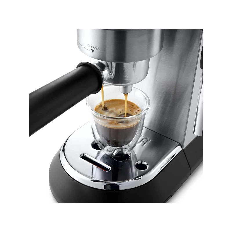 Рожковая кофеварка DeLonghi EC685.M