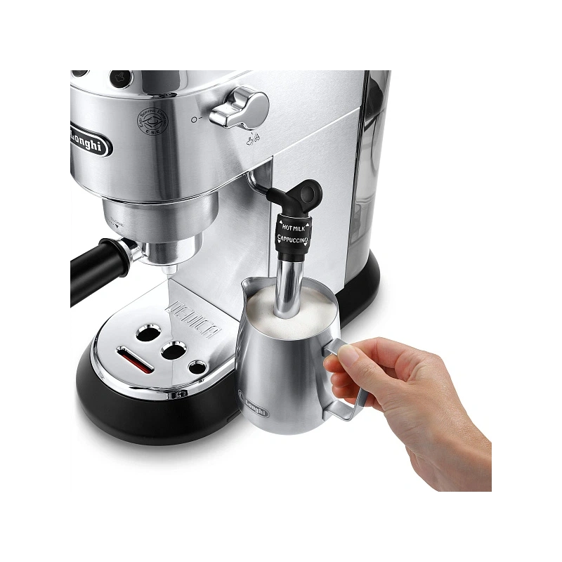 Рожковая кофеварка DeLonghi EC685.M